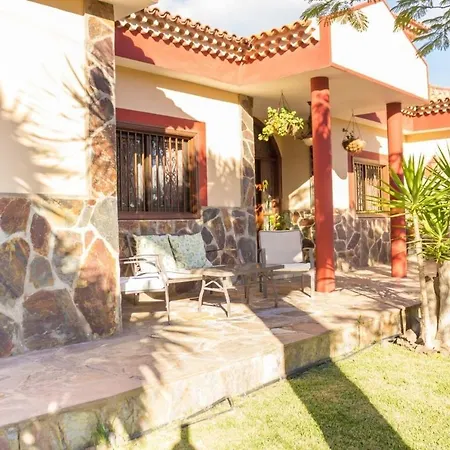 Grosszugiges Ferienhaus Mit Pool Fur 20 Personen Auf Teneriffa Mit Blick Auf Teide Feriehus