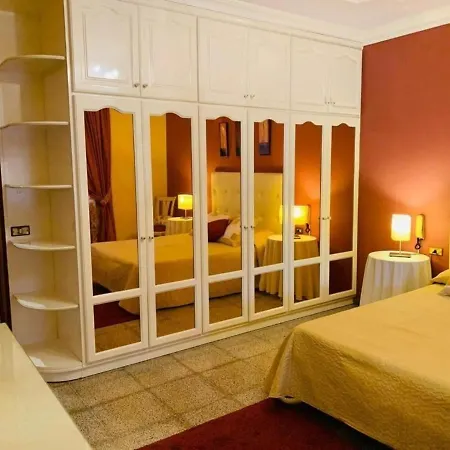 Grosszugiges Ferienhaus Mit Pool Fur 20 Personen Auf Teneriffa Mit Blick Auf Teide *