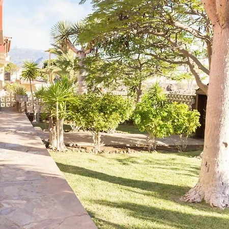 Grosszugiges Ferienhaus Mit Pool Fur 20 Personen Auf Teneriffa Mit Blick Auf Teide * Las Galletas