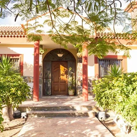 Дом отдыха Grosszugiges Ferienhaus Mit Pool Fur 20 Personen Auf Teneriffa Mit Blick Auf Teide Лас Гальетас